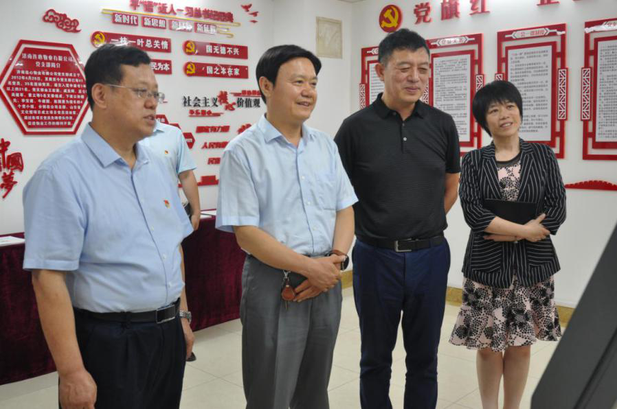 濟南市歷下區(qū)委統(tǒng)戰(zhàn)部領(lǐng)導(dǎo)蒞臨濟南連心物業(yè)調(diào)研統(tǒng)戰(zhàn)工作